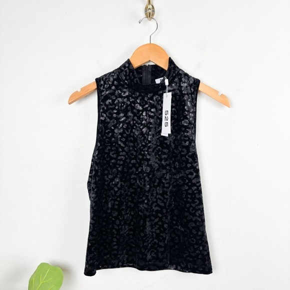 NWT 525 America Black Crushed Velvet Leopard Print Sleeveless Top Sz L - Picture 1 of 8